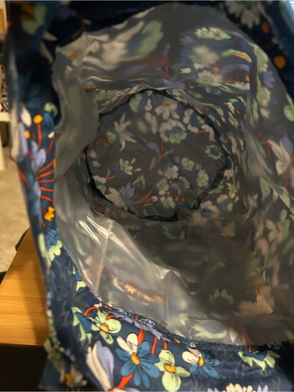 Vera Bradley NWT Diddy bag “floral burst” w/plastic lining & drawstring closure - Picture 7 of 12